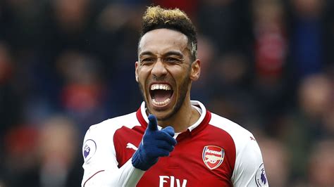 EXTRA TIME: Arsenal star Aubameyang rocks Nigeria's World Cup jersey in 