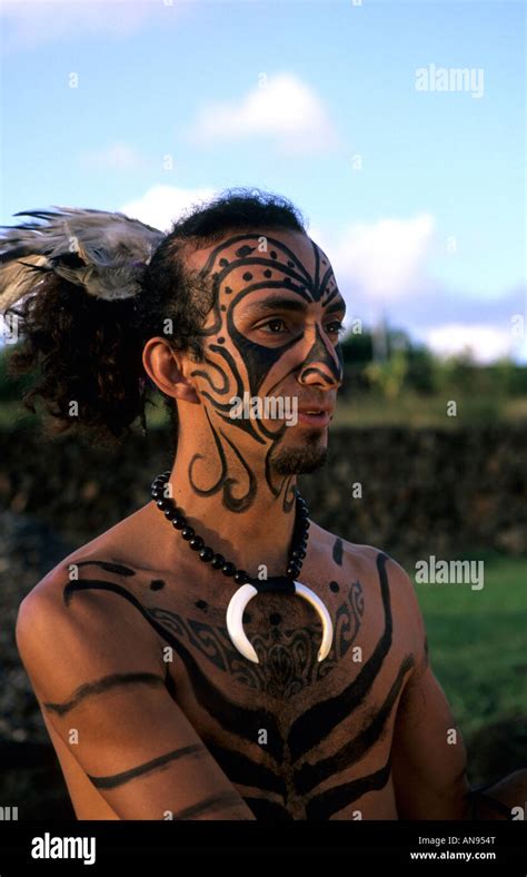 Easter Island Rapa Nui Dancer Hi Res Stock Photography And Images Alamy