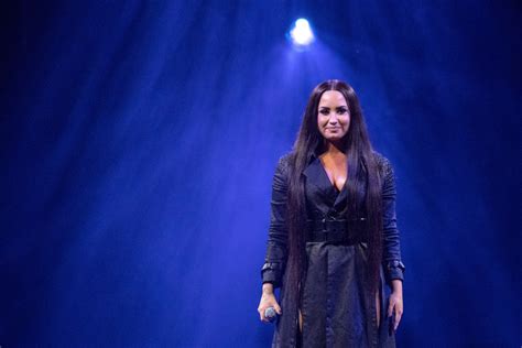 demi lovato nude photos leaked after snapchat hack fans rally around singer on twitter
