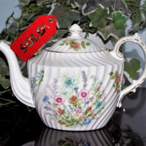 Aynsley Wild Tudor Large Vintage Teapot