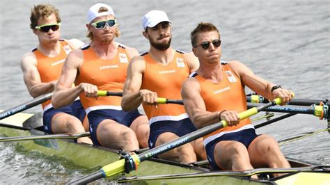 Andere oostbloklanden scharen zich achter die beslissing. Vier-zonder-stuurman komt tekort in finale - Olympische ...