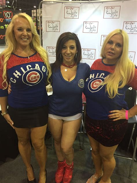 Tw Pornstars Alexis Golden Twitter Chicago Cubs Day At The Wydesyde Booth With