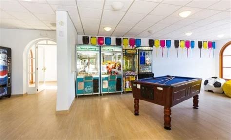 Sie können einige der annehmlichkeiten des apartamentos plazamar hotels, darunter gartenmöbel im außenbereich, die sonnenterrasse und den strandkörbe, nutzen. Apartamentos Plazamar - Santa Ponsa - Mallorca