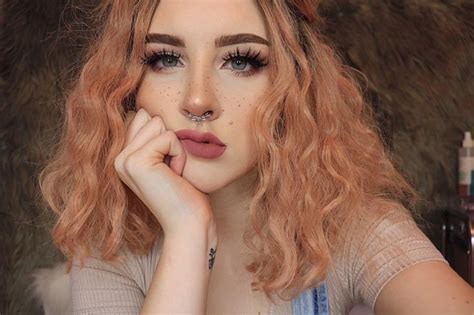 Part it the way you like and finger comb to reveal the natural waves or style quick bents with a straightener. AmazonSmile : K'ryssma Short Bob Wavy Lace Front Wigs for ...