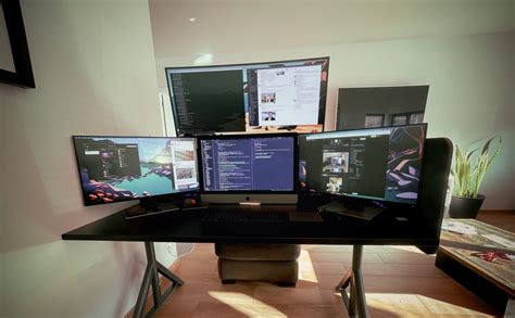 Can You Have Too Many Monitors Setups Cult Of Mac