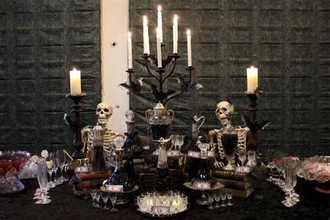 Halloween Vampire Party Gothic Inspired — Chic Party Ideas