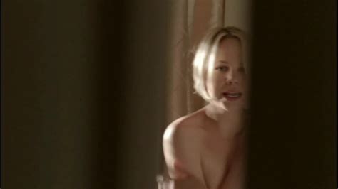 adelaide clemens nuda ~30 anni in rectify