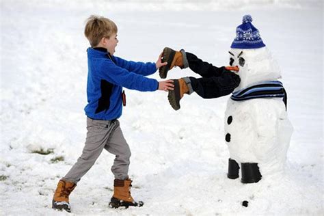 Check out these awesome pictures of snow men, snow women, and snow people. 30 Crazy And Creative Snowman Ideas | CBK Citizen Brooklyn