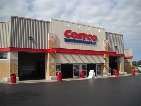 Lawsuit Alleges Sharp Objects in Chips from LITH Costco | Algonquin, IL