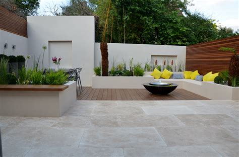 Nowadays, mediterranean design is combined with modern ideas to give it all a new look. Modern Garden Design Outdoor Room With Kitchen Seating ...