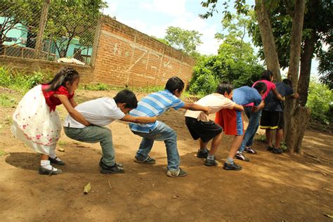 ¡cuéntanos, cuál es tu favorito! Juegos Tradicionales: Arranca Cebollas | Imagenes de El Salvador