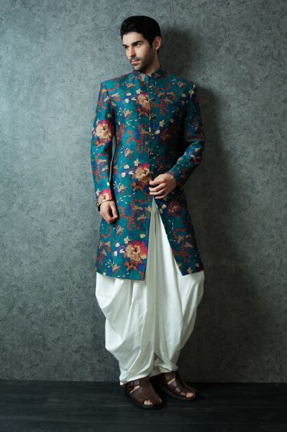 Kurta pajama are considered as a traditional dress in india, pakistan, and many other south asian countries. Wear The Fashionable Dhoti And Kurta And Make Your Mark As ...