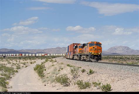 Bnsf Railway Ge Es44dc At Siberia California