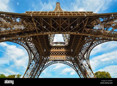 Perspective View Of Tower Hi Res Stock Photography And Images Alamy
