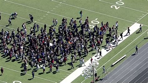Macarthur Hs Protest Students Walk Out At The Irving Isd School