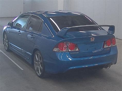 The honda civic type r might hurt the eyes and disappoint the ears, but its terrific driving behavior will still enchant the senses. Import Honda Civic Type R FD2 under New SEVS - Prestige ...