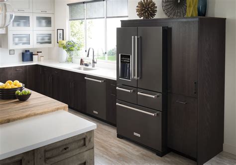 Please obtain more information on spare parts, servicing, maintenance, repair, repair or accessories directly. 5 Kitchen Design Inspirations for New Black Stainless Steel Appliances - Surf and Sunshine