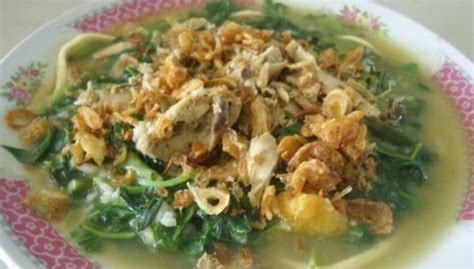 Bubur pedas atau bubbor paddas adalah hidangan bubur tradisional dari orang melayu baik di sambas dan sarawak. Bubur Pedas Kalimantan Barat Ala Resep Koki | Resepkoki.co | Makanan, Resep, Resep masakan