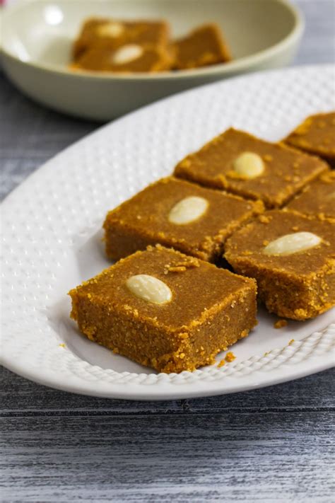 Besan Barfi Recipe No Sugar Syrup Spice Up The Curry