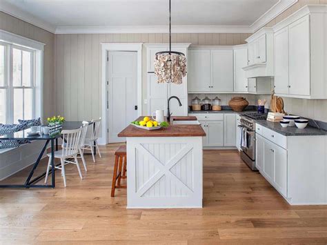 Get inspired with designer photos by lisa furey interiors. Board-Batten-Beach-Cottage-Lisa-Furey-Interiors-05-1 ...
