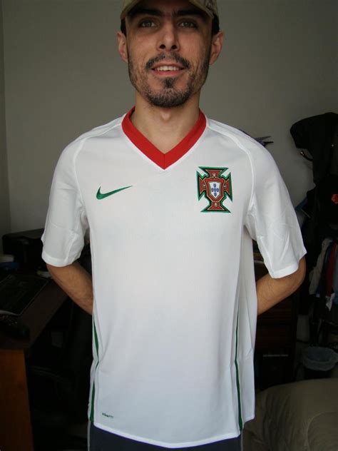 Veja mais ideias sobre seleção portuguesa, seleção portuguesa de futebol, campeão. Portugal Fora camisa de futebol 2008 - 2010.