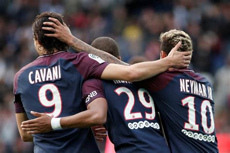 El psg durmió el ritmo con posesiones muy largas e intrascendentes para evitar que el troyes pudiera salir al contragolpe. Le match PSG-Troyes diffusé en clair