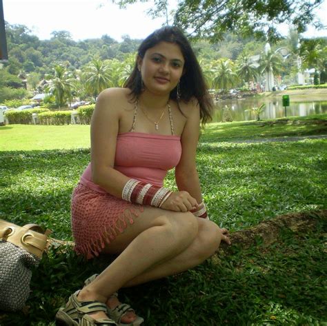 Indian Desi Hot Girls In Beautiful Places Of Kashmir Photos Beautiful Desi Sexy Girls Hot