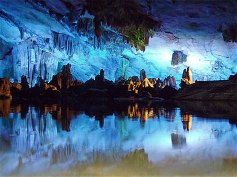 La Grotte Des Flûtes De Roseaux Grottes Grotte De La Flûte De