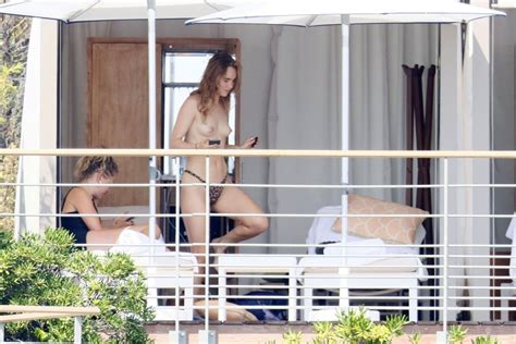 Suki Waterhouse Goes Nude While Sunbathing On Her Holiday In France