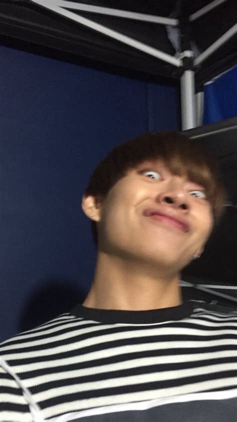 Pin By Smibes On B T S Bts Taehyung Kim Taehyung Funny Taehyung Funny