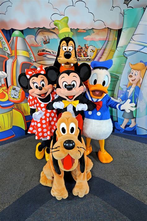 Fab Five Mickey Minnie Donald Goofy And Pluto Disney Awesomeness