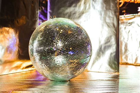 Silver Glitter Disco Ball On The Stage Creative Commons Bilder