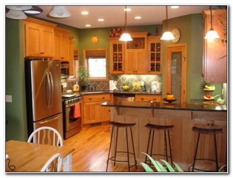 According to the blog restyling home by kelly green is the color of choice for a kitchen with oak cabinets. Sage Green Kitchen With Oak Cabinets - Cabinet : Home ...