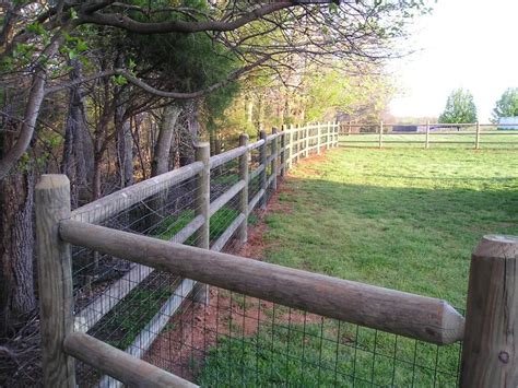 Round Rail Fence Farm Fence Garden Yard Ideas Hardscape