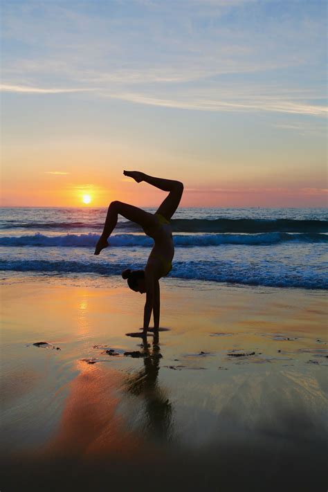 insta lara edgar summer girl bikini beach sunrise waves yoga gym handstand beach