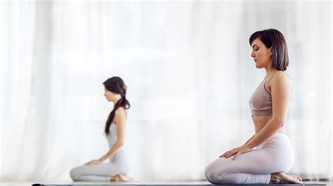 Vajrasana The Only Yoga Pose You Need After A Big Meal The Wellness