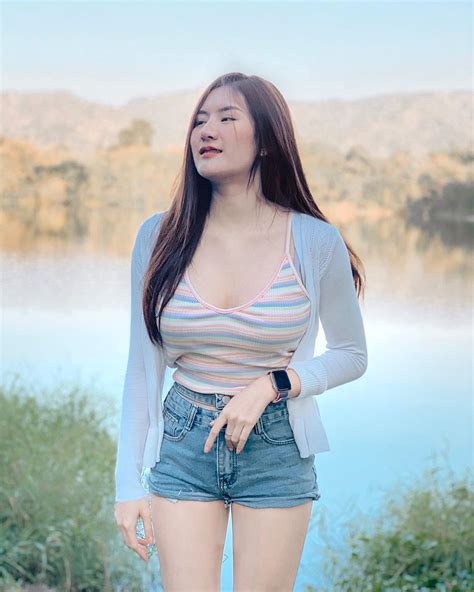 Kecantikan yang dimiliki oleh seorang perempuan seringkali membuat mata para lelaki tidak tahan. Kumpulan 99+ Foto Cewek Cantik Manis Montok Thailand ...