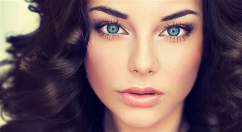 Choose Perfect Eye Makeup For Blue Eyes