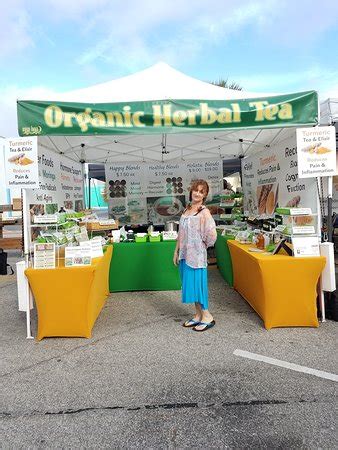 Large supermarket with elements of a farmer's market § 10 stores(1). Corey Avenue Sunday Market (St. Pete Beach) - All You Need ...