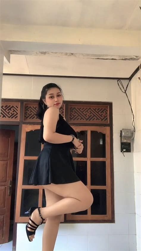Janda Gemoy Cantik Tante Bohay Tiktok Goyang Hot Bigo Live By Trends