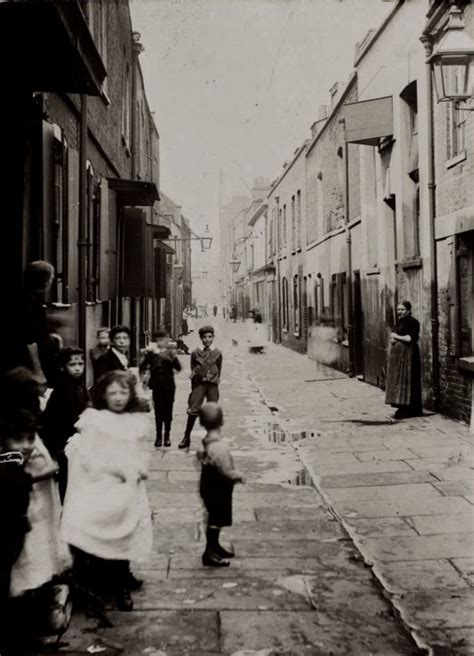 Jack Londons Spectacular Photos Depict The Gritty Reality Of Londons East End Life In 1902