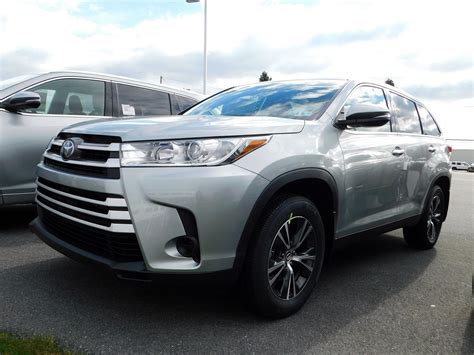 While the toyota highlander towing capacity reaches up to 5,000 pounds on the highlander l, le, and xle trims, the highlander le hybrid features a different engine configuration that delivers a towing capacity of 3,500 pounds. New 2019 Toyota Highlander LE Sport Utility in East Petersburg #11871 | Lancaster Toyota