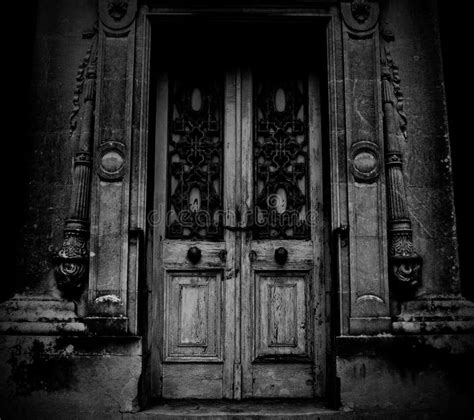 8286 Scary Door Photos Free And Royalty Free Stock Photos From Dreamstime