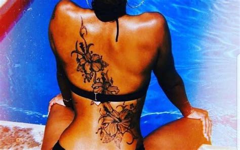 60 Inspirations For Women S Back Tattoos