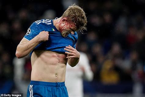 Tanto na holanda como em itália dão a transferência de matthijs de ligt do ajax para a juventus como praticamente certa. Fans reagieren, wie Matthijs de Ligt erhält böse ...