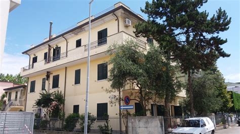 Affittasi dal 01 novembre 2021 appartamento posto all'ultimo piano (terzo senza …. Appartamento in residence Rimini | Appartamenti in affitto ...
