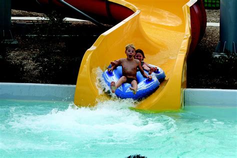 Outdoor Pools And Water Parks In Milwaukee County