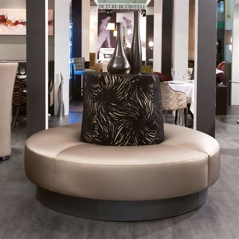 Combine this banquette set with the other pieces in the bulle dining collection to complete the look. Banquette Rotonde pour CHR | Collinet