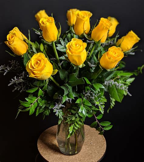 Picture Of Yellow Roses Bouquet A Bouquet Of Yellow Roses Wallpapers