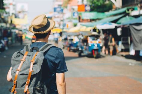 How Do You Meet People Travelling Alone Folder